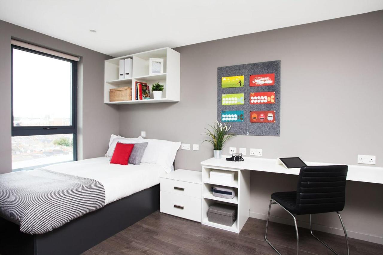 St Pancras Way, Camden Albergue *